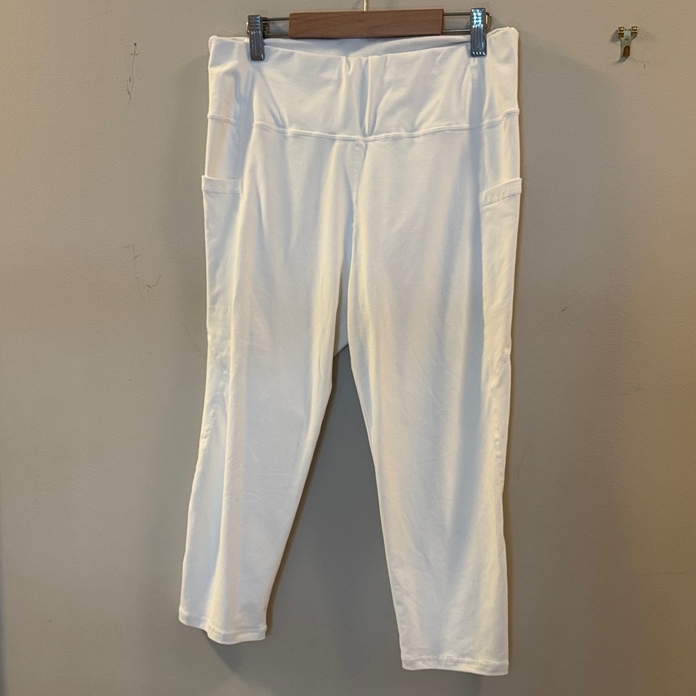 SHEIN White Cropped Leggings